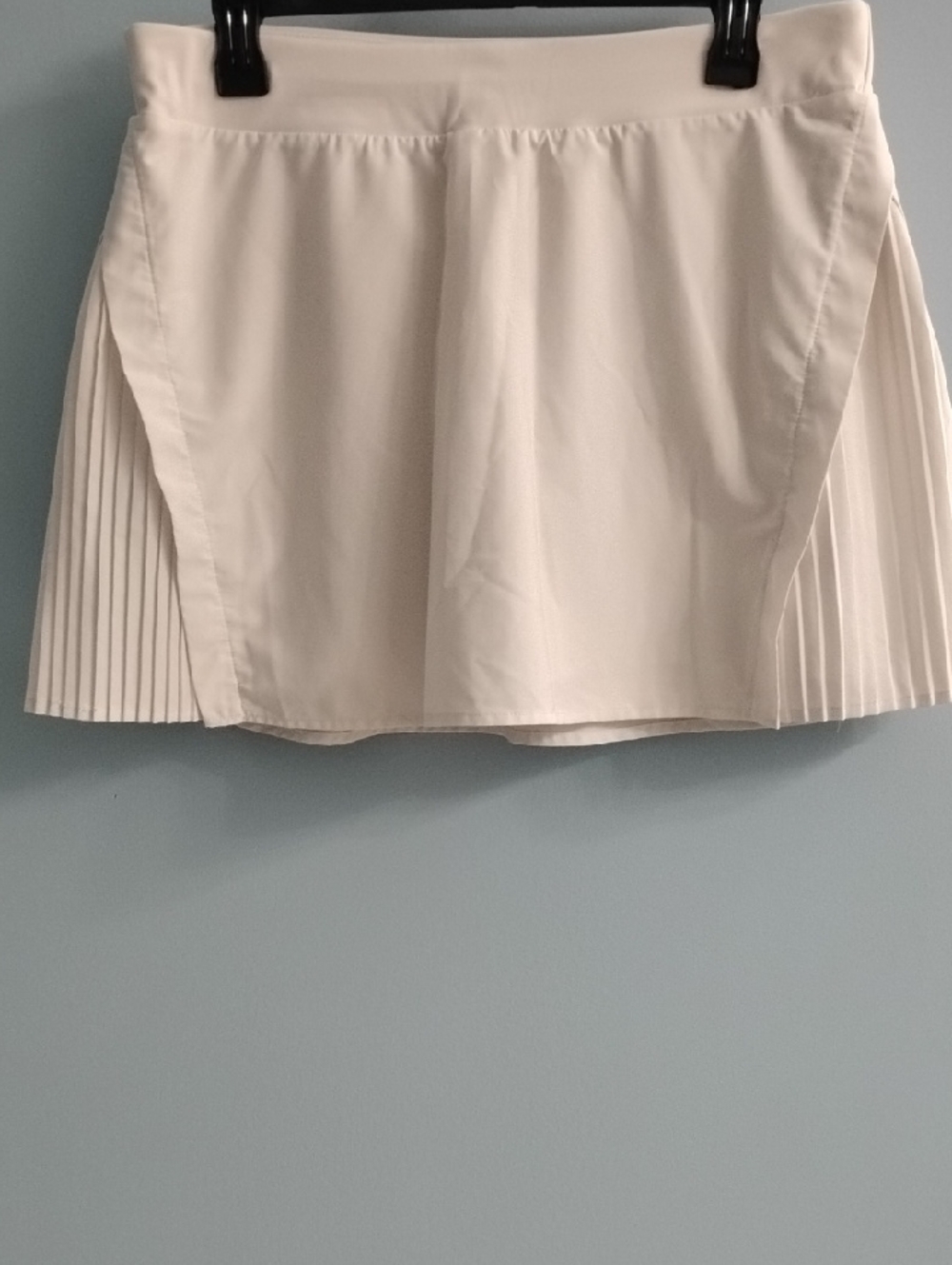 Mondetta Cream Pleated Side-Panel Mini Skirt With Shorts Size Large